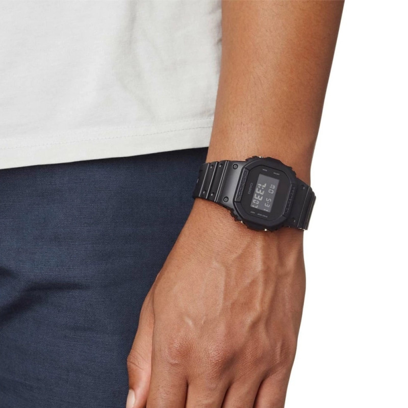 Montre G-Shock DW-5600UBB-1 noir – CASIO Montre G-Shock DW-5600UBB-1 noir – CASIO