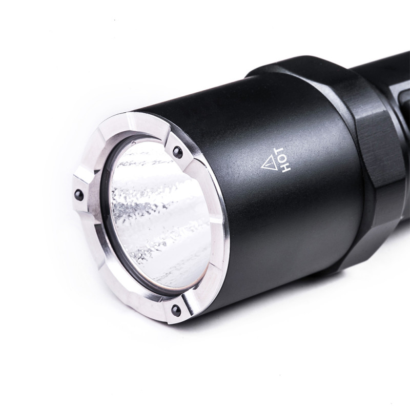 Lampe P81B 3700 lumens rechargeable compacte tactique professionnelle