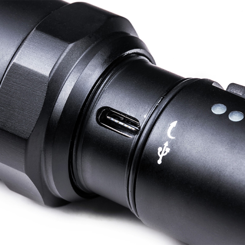 Lampe rechargeable P84B — 3700 lumens – lampe frontale / portable Lampe rechargeable P84B — 3700 lumens – lampe frontale / portable