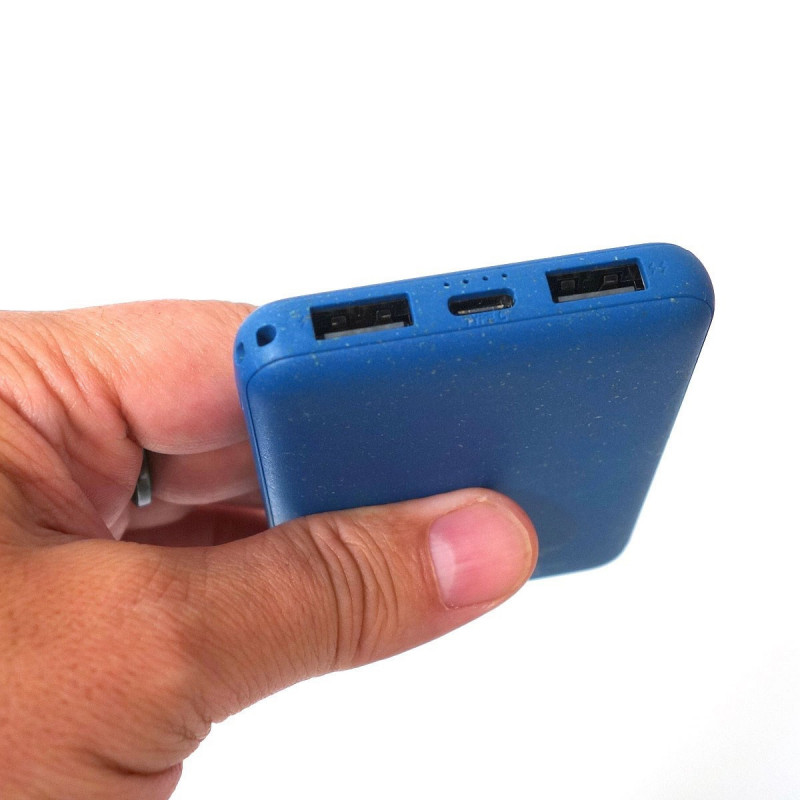 Batterie externe 5000 mAh bleue + câble multi-connecteurs Batterie externe 5000 mAh bleue + câble multi-connecteurs